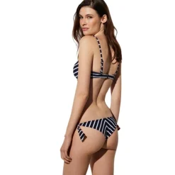 Braguita biquini Ysabel mora Braga Brasileña